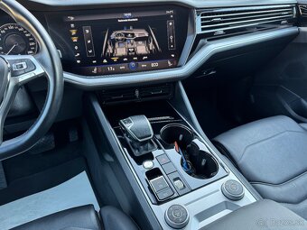 Volkswagen Touareg 3.0TDi 4x4 mod. 2020 - 17
