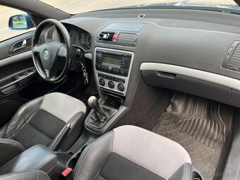 Škoda Octavia Combi 2.0 TFSI RS - 17