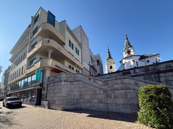 Dáme do prenájmu luxusný 2-izbový byt 68 m2 v centre mesta Ž - 17
