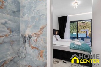 NA PREDAJ novo postavená VILA /200 m2/ pri mori, Rogoznica - 17