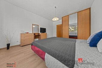 Predaj: Priestranný 3 izbový byt Nové Mesto, Stromová ulica - 17