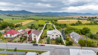 Ponúkame na predaj rodinný dom v krásnym pozemkom v Sačurov - 17