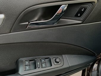 Škoda Superb 2,0 TDi CR DSG 4x4 - 17