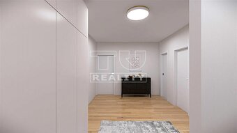 ZNÍŽENÁ CENA NA PREDAJ rodinný dom s pozemkom 2.800 m2... - 17