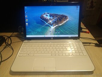 HP. 15,6“ LED. SSD 128 GB. Grafika 2 GB. Nová baterka. - 17