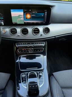 Mercedes-Benz E trieda Sedan 220 d A/T - 17