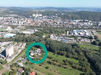 Zrekonštruovaný dom s krásnym pozemkom v Čemernom vo Vranove - 17