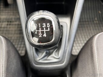 Kia Venga 1.4 CVVT 66kW MT5 EX - 17