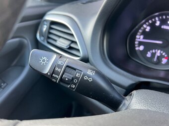 Hyundai i30 Combi 1.5 DPI 80kw r. 2022 - 17