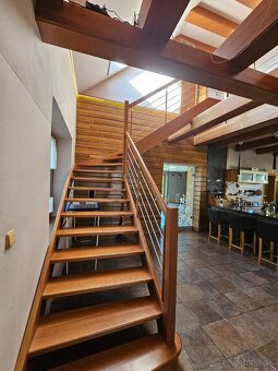 Výnimočný RD s krásnou záhradou a dvojgarážou – Chynorany - 17