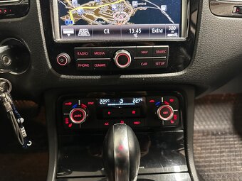 VW Touareg 3.0 TDi V6 245hp 4x4 - 17