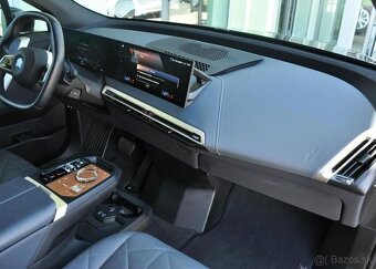 BMW iX xDrive40 HUD H/K TAŽNÉ 240 kw - 17
