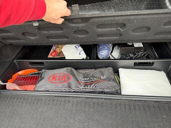 ia Ceed SW 1.6 CRDi 100 kW – First Edition A/T - 17