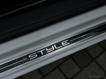 VW GOLF 6 2011 STYLE - 17