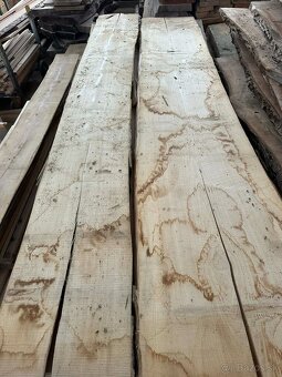 Vysušené jaseňové fošne, jaseňové rezivo, jaseň - 17