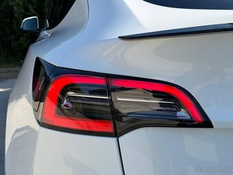 TESLA MODEL Y FACELIFT LONG RANGE DUAL MOTOR BLACK PACKET 4× - 17