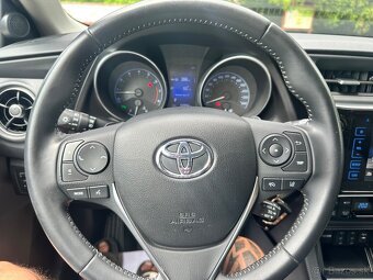 Predám Toyota Auris Tourning Sports 1.6 benzín Automat - 17