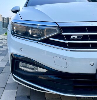Volkswagen Passat Variant 2.0TDI R-Line 4Motion - 17