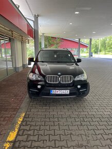 7 miestne BMW x5 e70 40d - 17