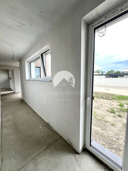 Reality KOMPLEX s.r.o. ponúka na PREDAJ 5 izbový rodinný dom - 17