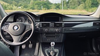 BMW E92 Coupé | M/T, H&K, iDrive Pro - 17
