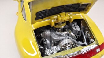 1:18 PORSCHE 911 993 COUPE - 17