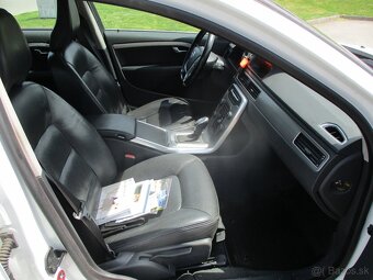 VOLVO XC70 2,4D 120KW CROSSCOUNTRY AWD GPS XENON 2013 - 17