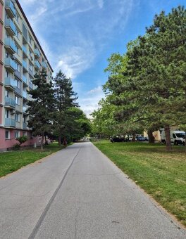 Na prenájom priestranný 2-izbový byt, Bratislava – Ružinov - 17