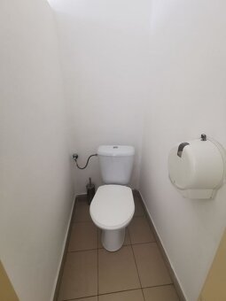 Sklad 602 m², rampa, kancelárie, 24/7 vstup – Prešov - 17