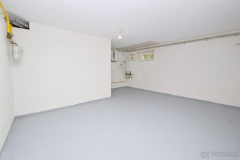 Predaj 3i byt s 260 m2 pozemkom, garážou a pivnicou, Bezenye - 17