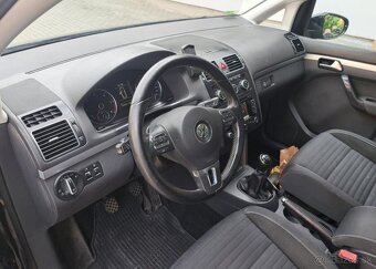Volkswagen Touran 2,0 TDI Cup Comfort nafta manuál 103 kw - 17