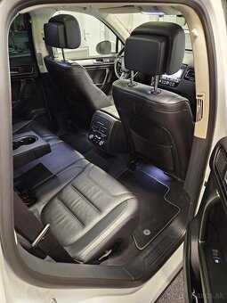 Volkswagen Touareg 3.0 V6 TDI R-line 150kw bez vzduchu - 17