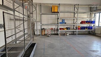 Prenájom výrobnej haly s mostovým žeriavom na 8 a 5 ton v Ni - 17