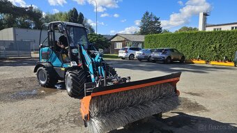 nakladač, kloubák, motor 50 Hp Kubota, 4 válce, - 17