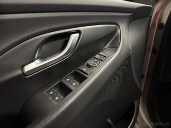 Hyundai i30 CW 1.5 T-GDi mHEV,,2022,40000km,LED,1.majiteľ - 17