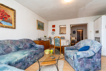 NA PREDAJ RODINNÝ DOM S 3 BYTOVÝMI JEDNOTKAMI, OBEC TELGÁRT - 17