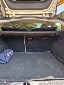 407 SW executive 2.0Hdi - 17