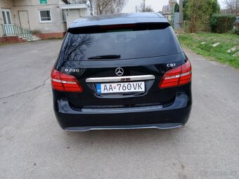 Mercedes B  2017 - 17