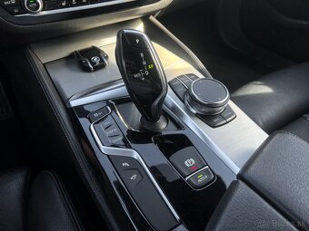 BMW Rad 5 Touring 520d A/T, HUD, 360 kamera, Nebúrané - 17