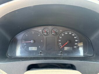 Volkswagen T5 Transporter 6-miestny 1.9TDI - 17