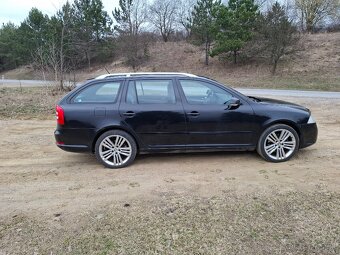 Škoda Octavia Combi 2.0 TDI RS - 17