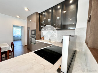 Reality KOMPLEX s.r.o. ponúka na PRENÁJOM exkluzívny rodinný - 17