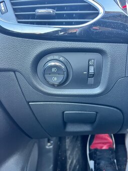 Opel Astra K 1.4 t benzin - kombi - 17