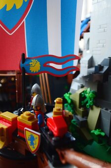 Predám Vlajky a Plášte pre lego castle - 17