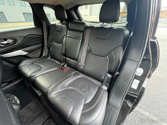 Jeep Cherokee 2.2 CRD 4x4, 88 000 km, ČR (Třinec) - 17