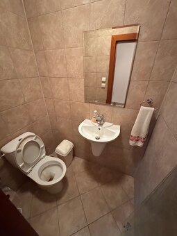 Veľký 3-izbový byt (pôvodne 4-izb.) s parkingom, BA I - 17