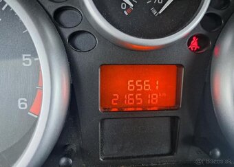 Peugeot 207 1,4 HDI 70 k Urban nafta manuál 50 kw - 17