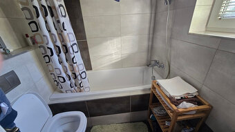 Krásny dom po kompletnej rekonštrukcii v Hronskom Beňadiku - 17