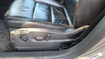 ŠKODA SUPERB COMBI 2.0 TDI - 17