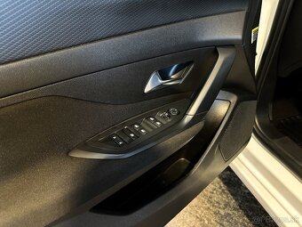 Peugeot 308 SW 1.5 BlueHDi EAT8, r.v. 2022 - 17